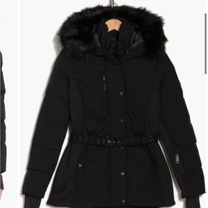 NWOT Michael kors Water Resistant Belted Short Puffer Jacket with Faux Fur Trim